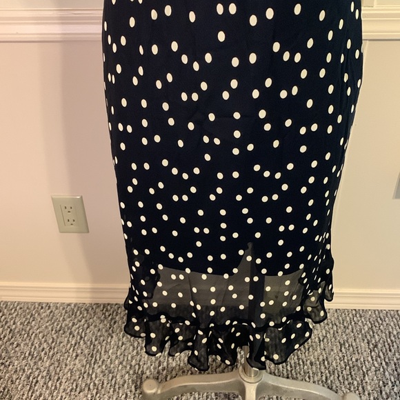 Jones New York Black Polka Dot Dress Size 10 NEW A marvelous all seasons Classic - Picture 3 of 9